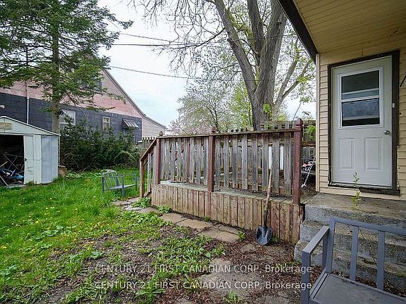 3rd image of 19 Montgomery Dr