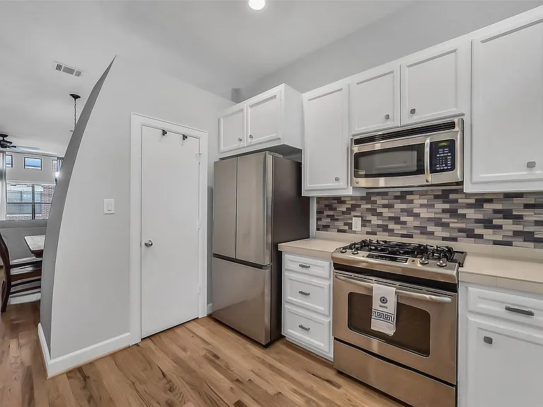 8715 Meadowcroft Dr #1102 — Photo 11
