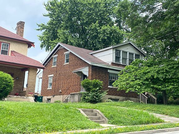3rd image of 1147 Carmania Ave