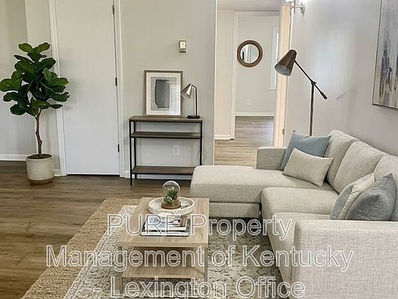4th image of 459 Sycamore Ct #24