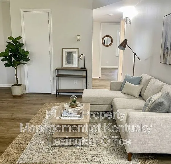459 Sycamore Ct #24 — Photo 4