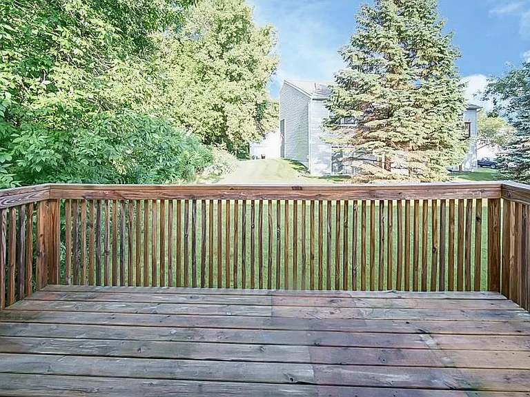 5424 Egan Dr — Photo 1