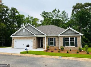 132 Golden Oaks Dr, Hartwell, GA 30643