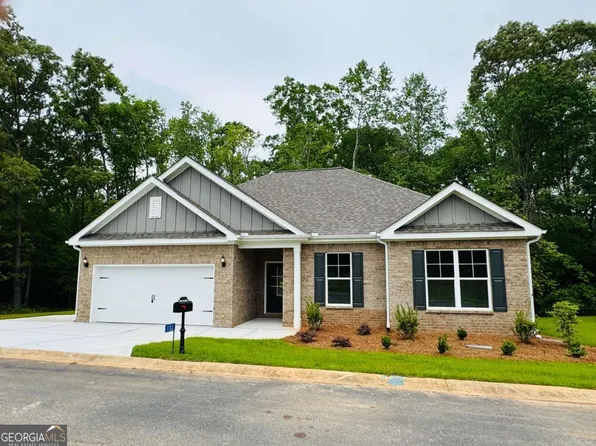 132 Golden Oaks Dr, Hartwell, GA 30643