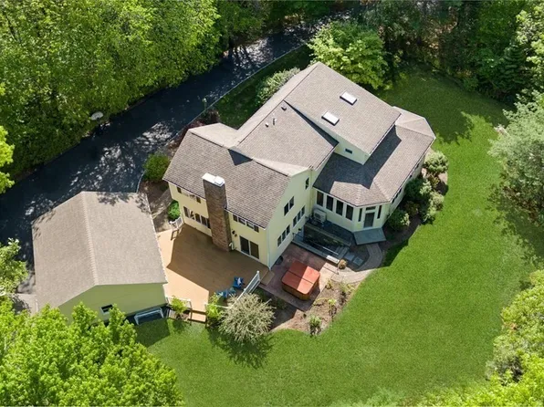 385 E Foxboro St, Sharon, MA 02067