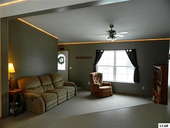 3rd image of 14654 Hilltop Dr