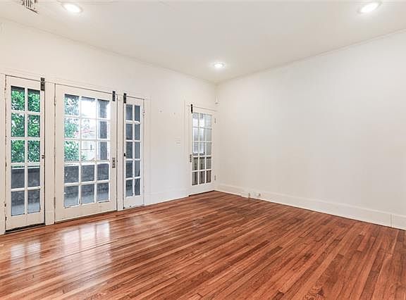 4th image of 5702 Willow St