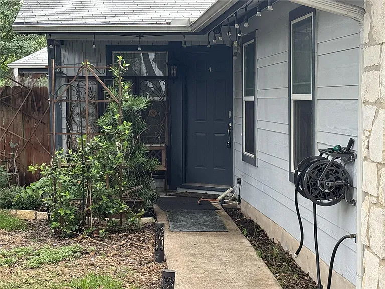 5814 Shreveport Dr — Photo 3