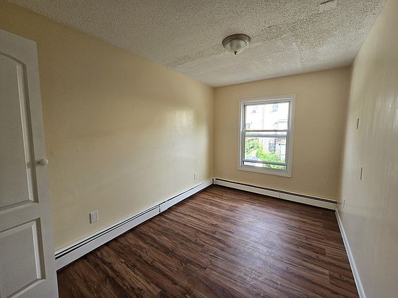 4th image of 2059 Lacombe Ave #2