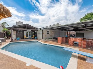 1911 White Rose Ln, Carrollton, TX 75007