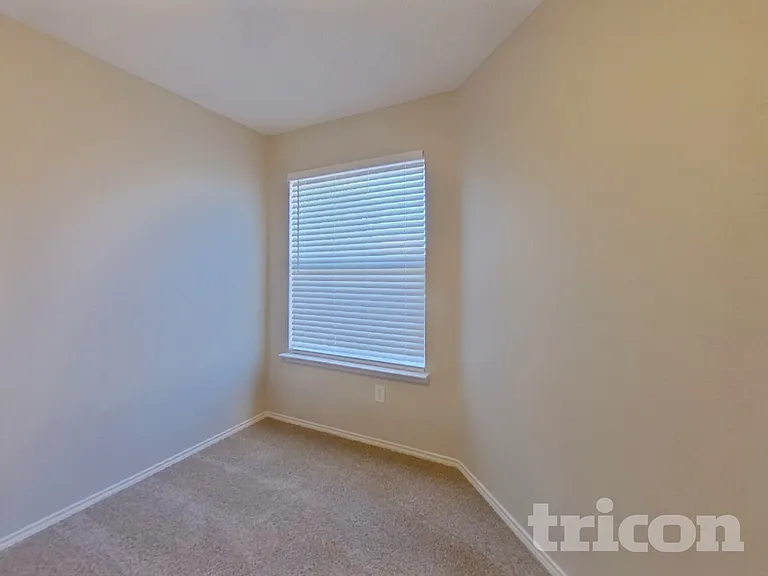 1233 Clear Creek Dr — Photo 14