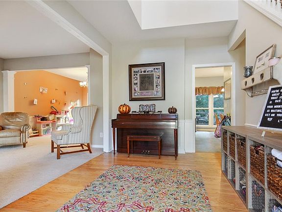 3rd image of 4070 Ancroft Cir