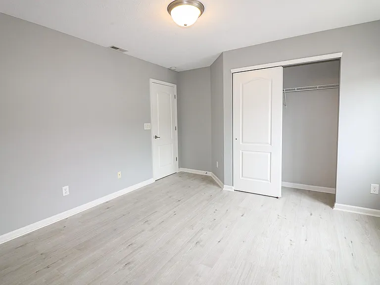 13539 Erlen Dr — Photo 28