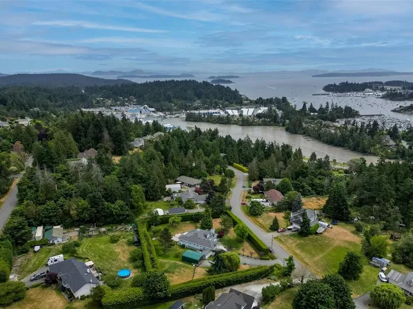 10978 Cedar Ln, North Saanich, BC V8L 5R1