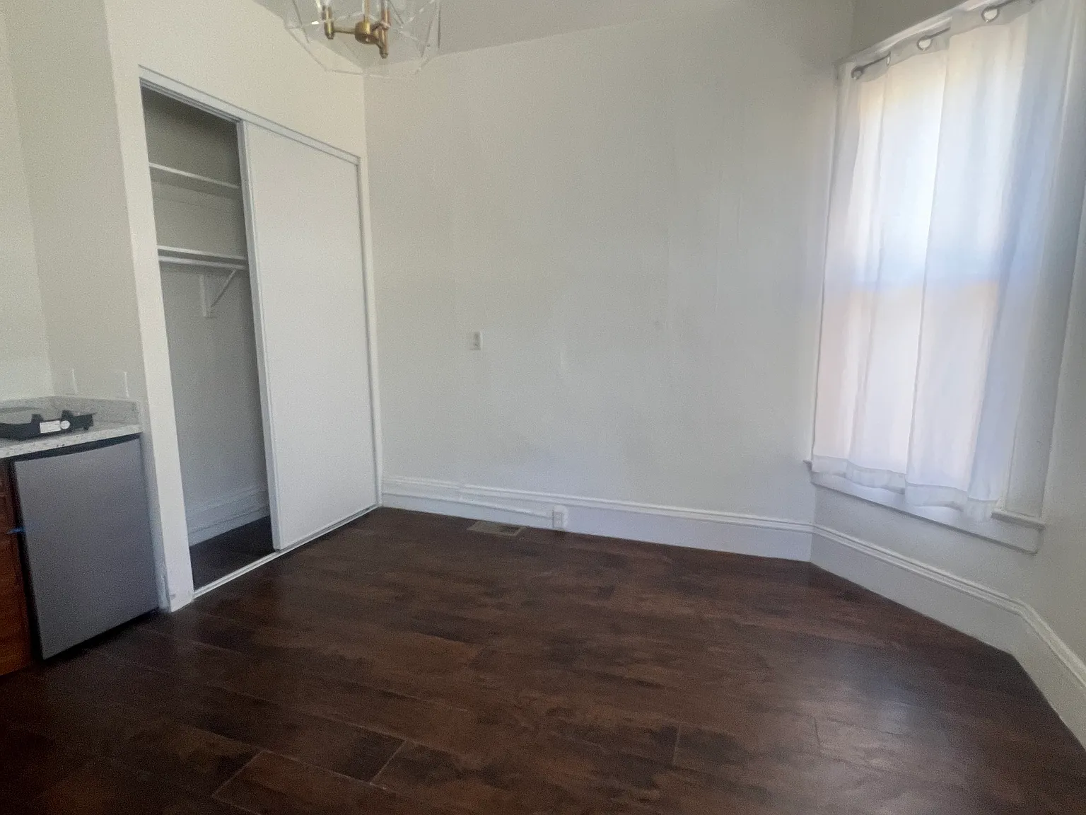 1 bed, 3800 sqft, $1,750 — Photo 3
