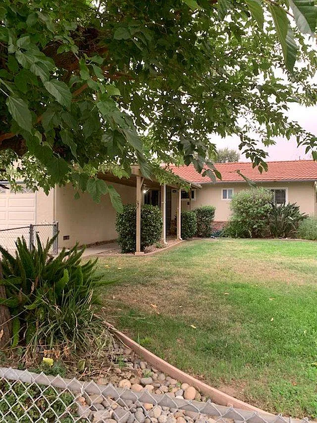 806 Nightingale St photo 1