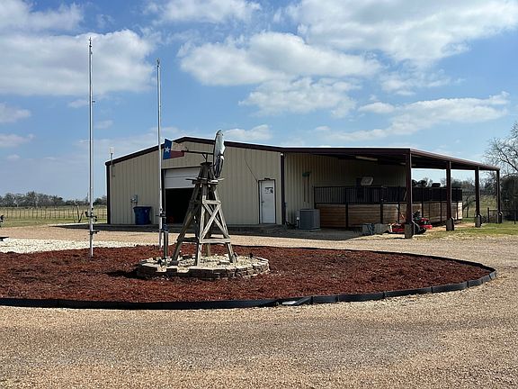 4th image of 1220 Hinchliffe Rd