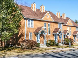 8 Elizabeth Ct #8, East Windsor, CT 06016
