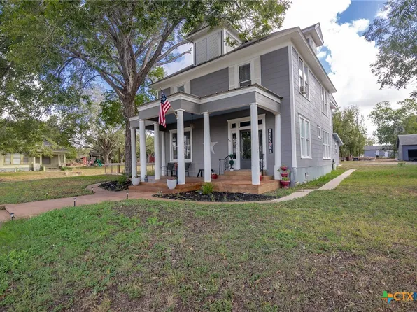 612 N Wilbern St, Runge, TX 78151