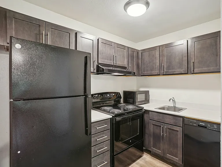 River Rock Apartments — Photo 19
