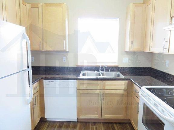 4th image of 8015 Pacific Ave #1
