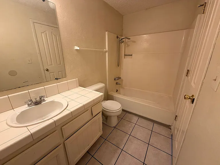 4180 Bristol Ct #H — Photo 8