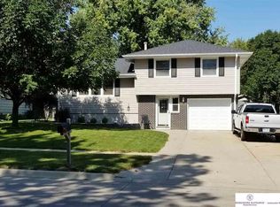 8214 Ralston Ave, Ralston, NE 68127