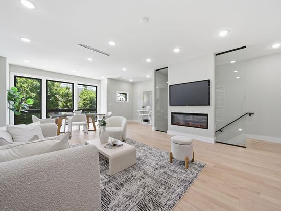 24 Lincoln St Floor 2, Jersey City, NJ 07307