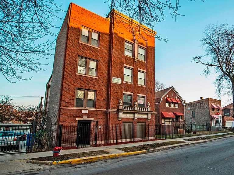 7229 S Yates Blvd — Photo 9