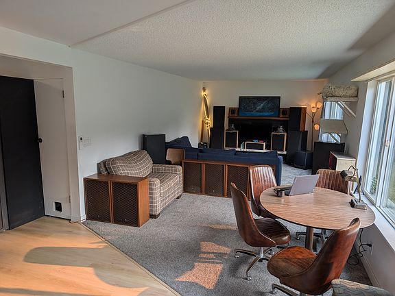 4th image of 2428 Yew Street Rd