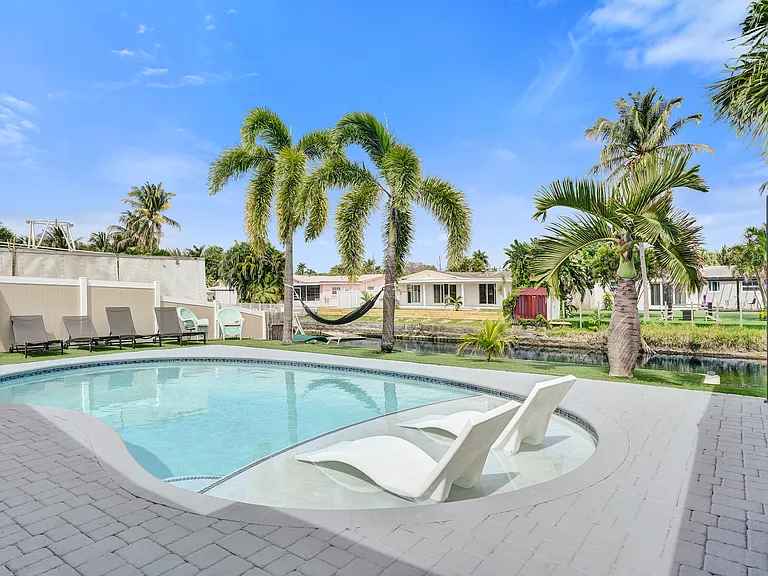 4480 SW 34th Dr — Photo 37