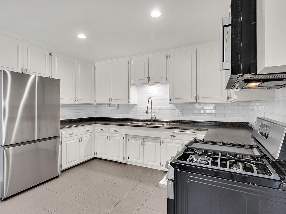 1st image of 2825 1/2 Adams Ave