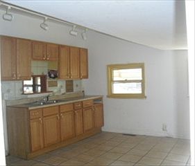 3rd image of 2411 Mary St