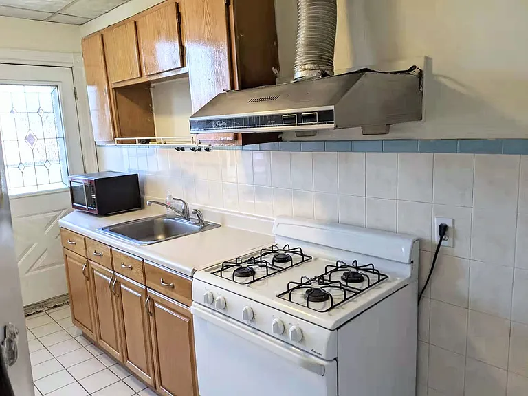 3 Linden St #2 — Photo 8