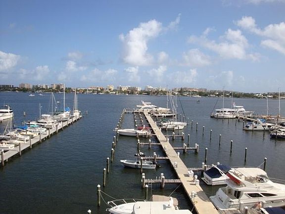 Home For Sale In The Moorings