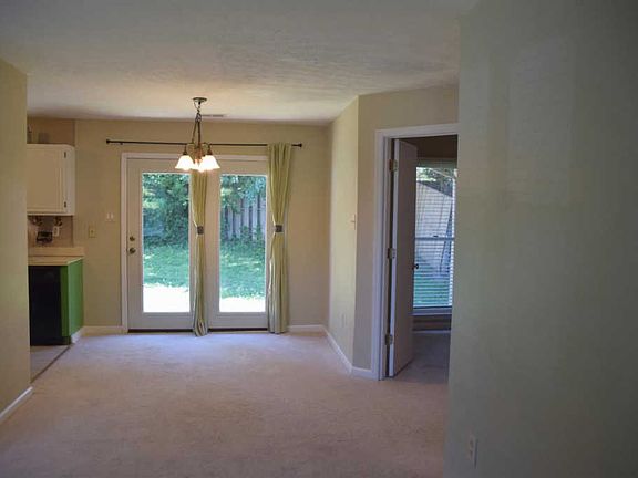 4th image of 3771 Kenesaw Dr