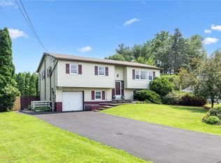 18 Morton St, Garnerville, NY 10923