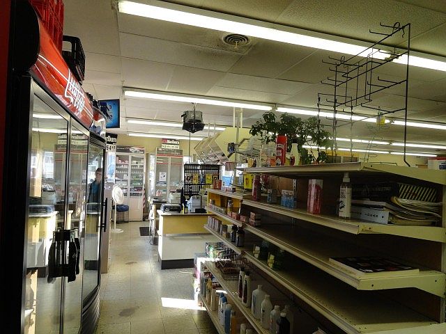 2nd image of 1200 Walnut St