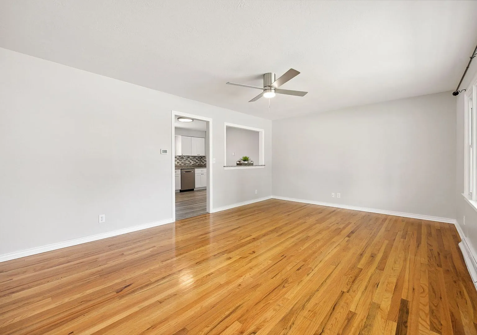 Charming Remodeled 3 Bedroom Home in Central Loveland — Photo 4