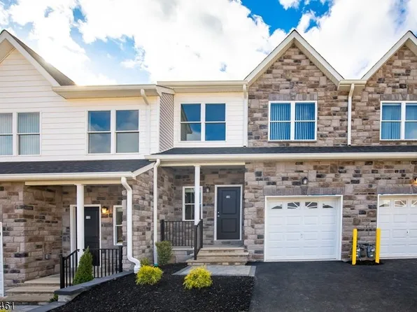 42 Arlene Ct, Morris Plains, NJ 07950