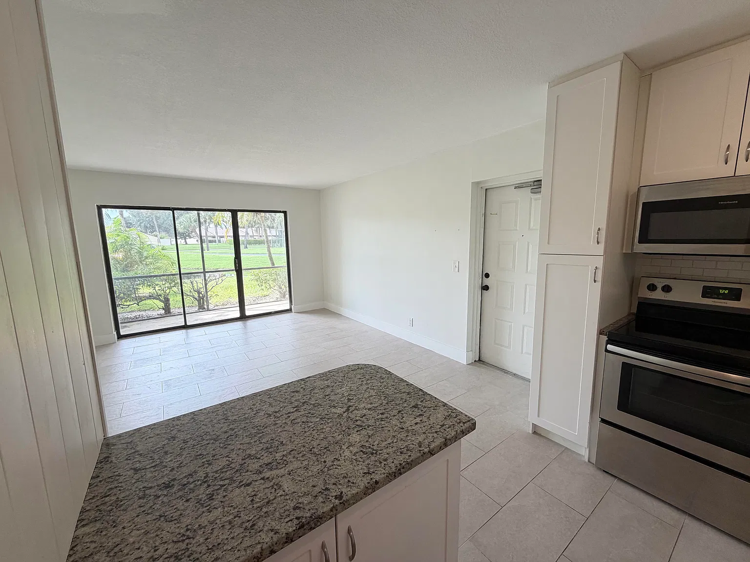 1112 Green Pine Blvd — Photo 2