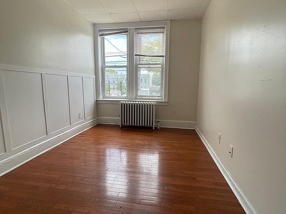 4th image of 197 Mallory Ave Floor 2