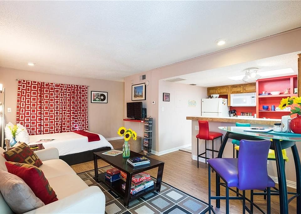 1st image of 2204 Trailside Dr #102
