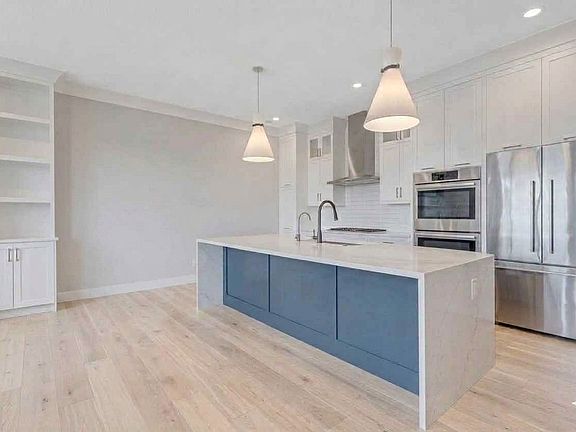 4th image of 3014 W Montrose Ave #3W
