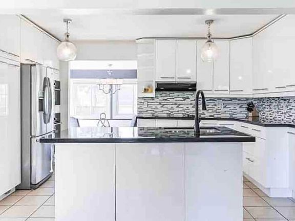 3rd image of 4 Nellie Ave