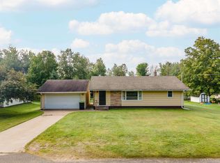 1535 W Franklin St, Iron River, MI 49935