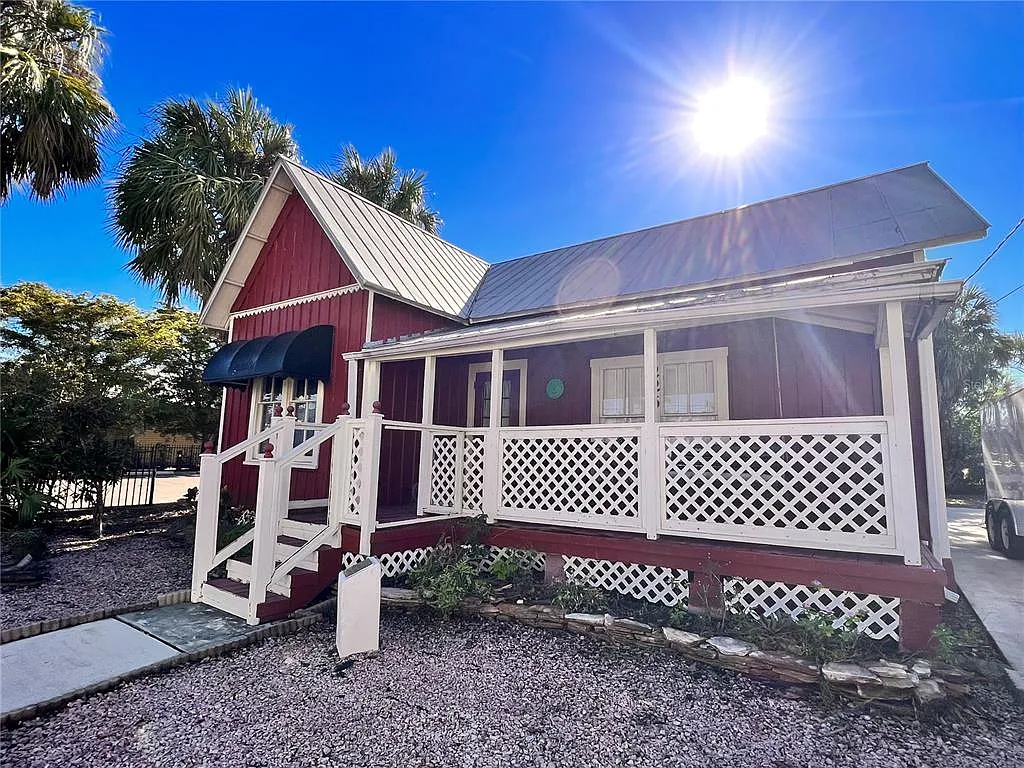 2 bed, 1.0 bath, 1103 sqft, $1,950 — Photo 3