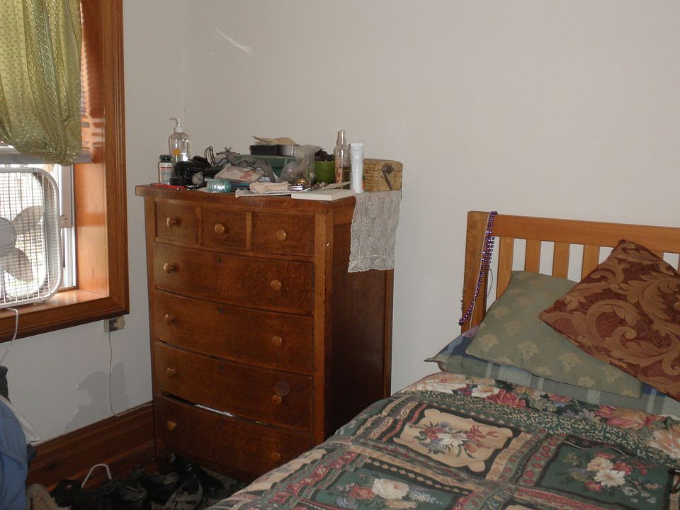 1st image of 589 E 4th St #2
