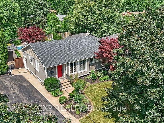 2nd image of 38 Albany Dr