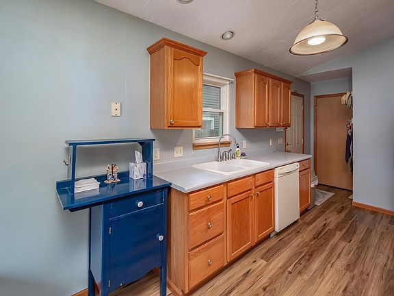 2nd image of 2763 Cody St